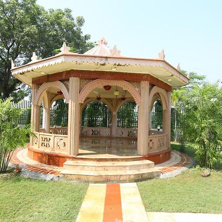 Mann The Palm Retreat Lucknow Exterior photo