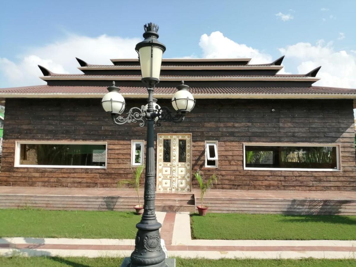 Mann The Palm Retreat Lucknow Exterior photo
