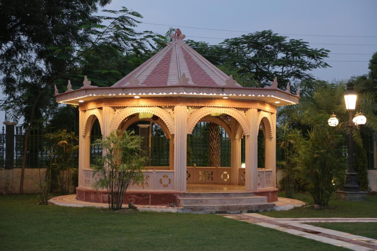 Mann The Palm Retreat Lucknow Exterior photo