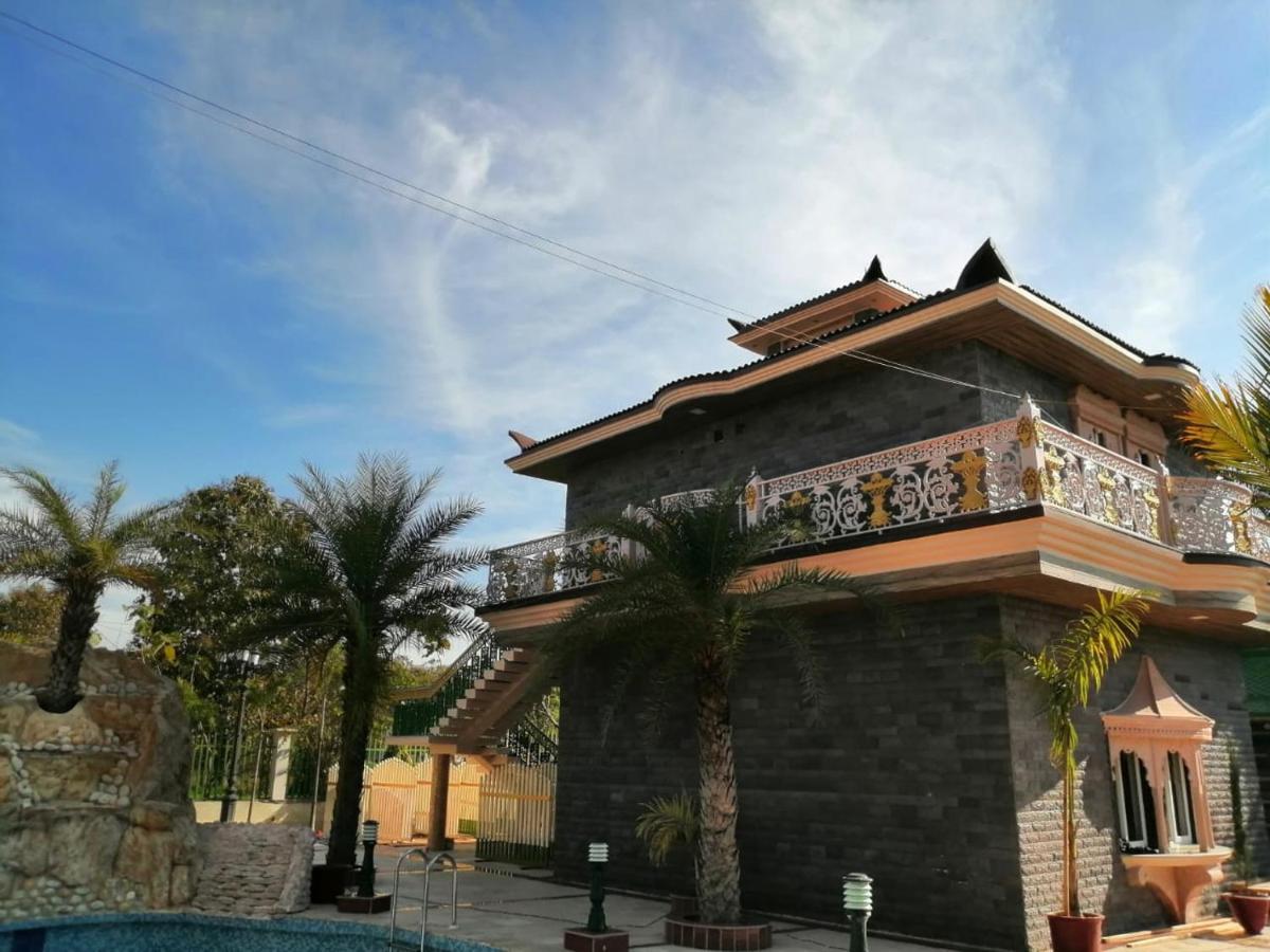 Mann The Palm Retreat Lucknow Exterior photo