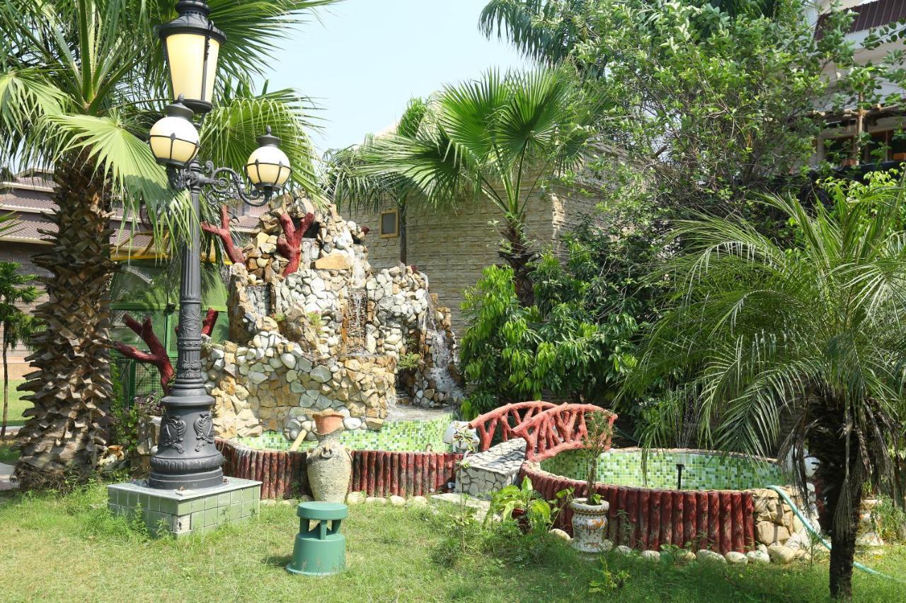Mann The Palm Retreat Lucknow Exterior photo