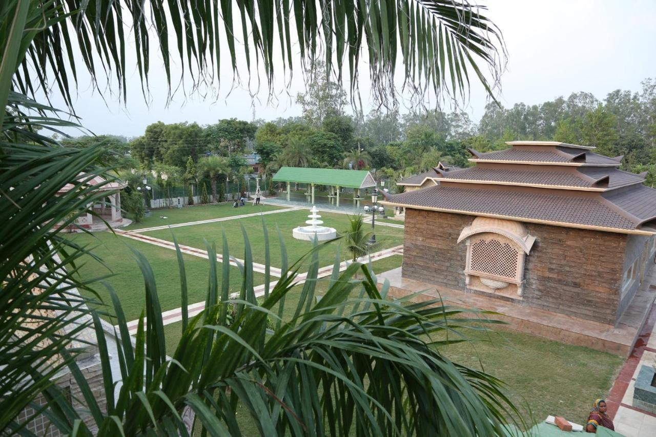 Mann The Palm Retreat Lucknow Exterior photo