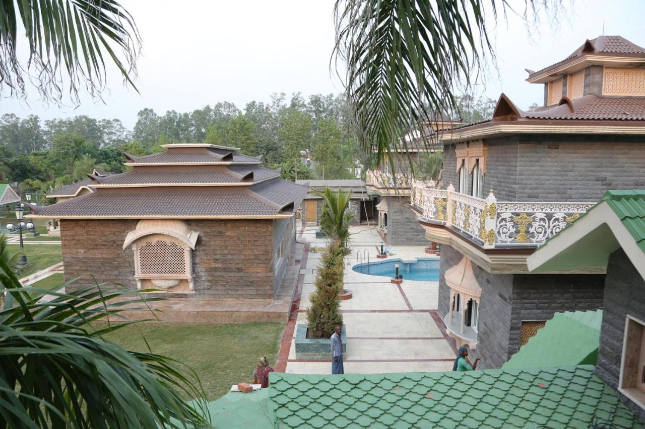 Mann The Palm Retreat Lucknow Exterior photo