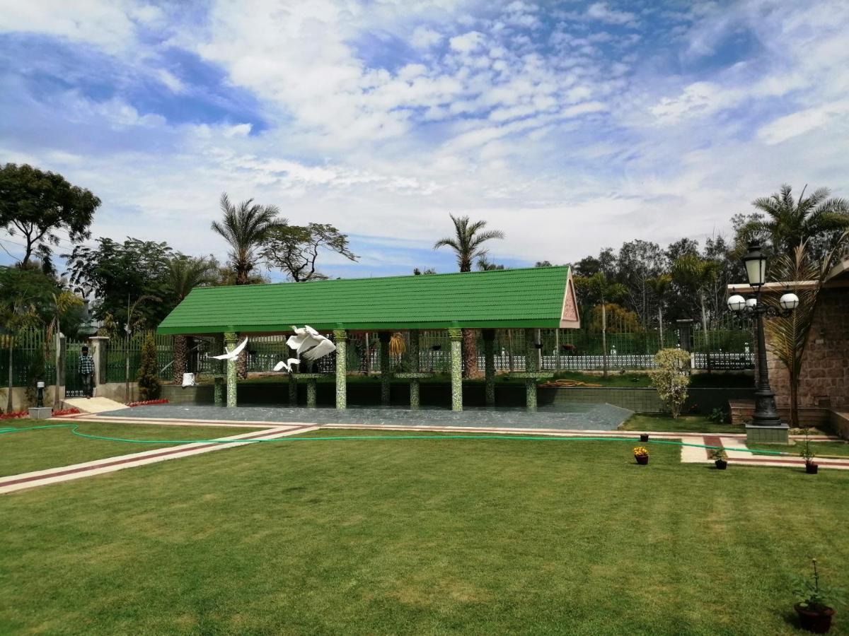 Mann The Palm Retreat Lucknow Exterior photo