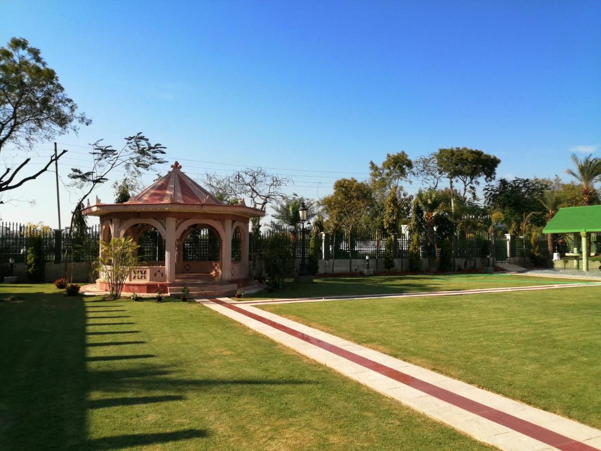 Mann The Palm Retreat Lucknow Exterior photo