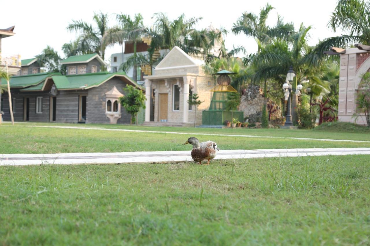 Mann The Palm Retreat Lucknow Exterior photo
