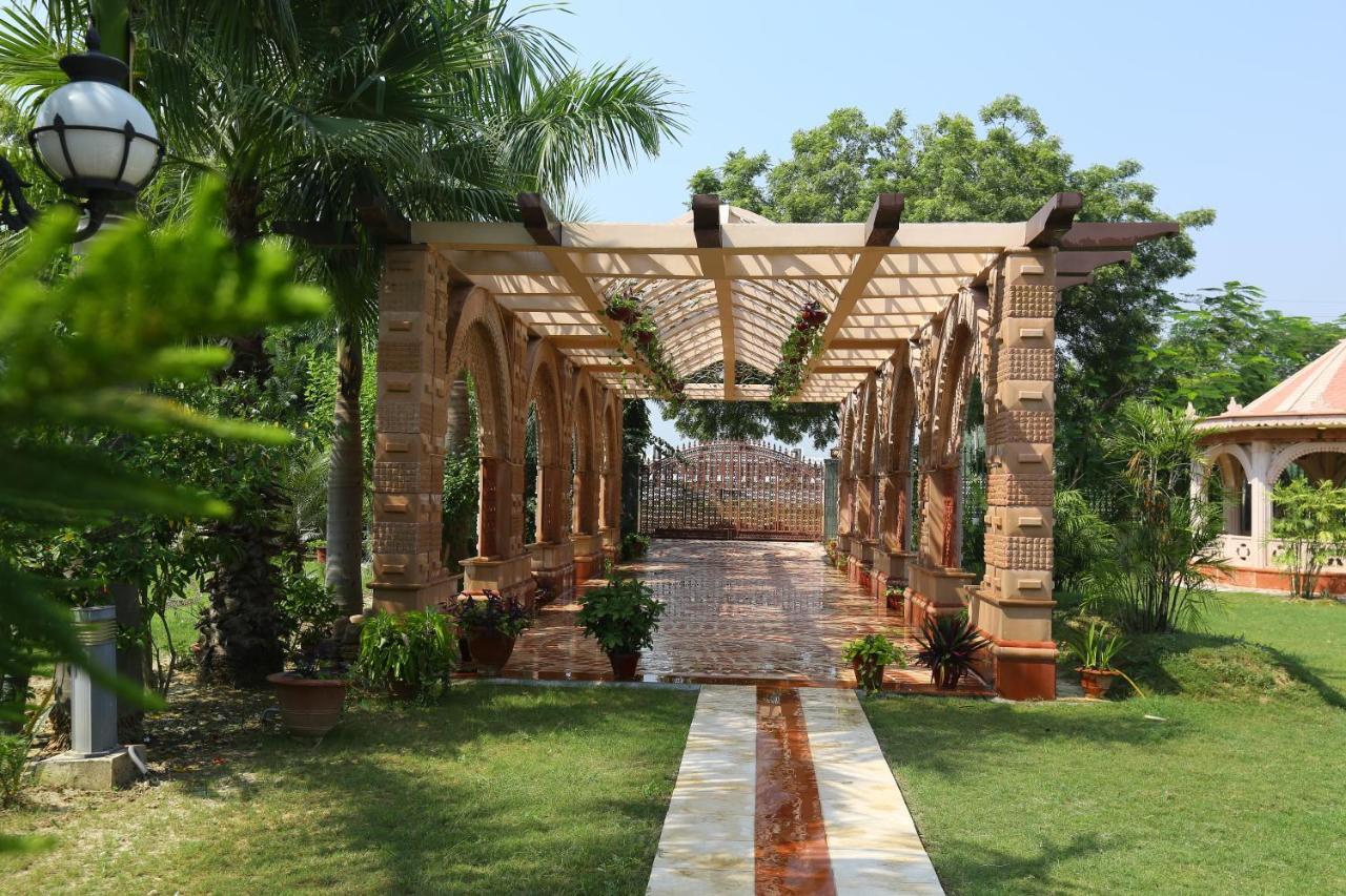Mann The Palm Retreat Lucknow Exterior photo
