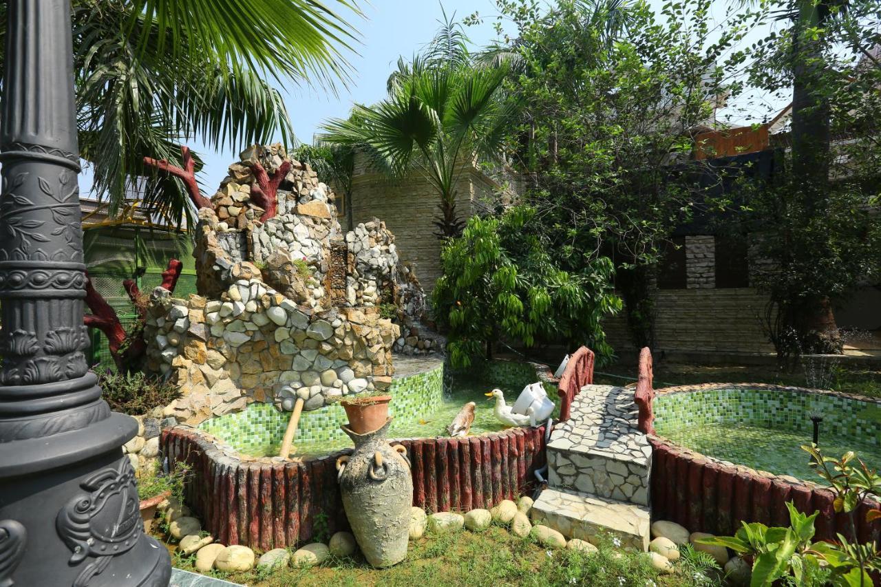 Mann The Palm Retreat Lucknow Exterior photo