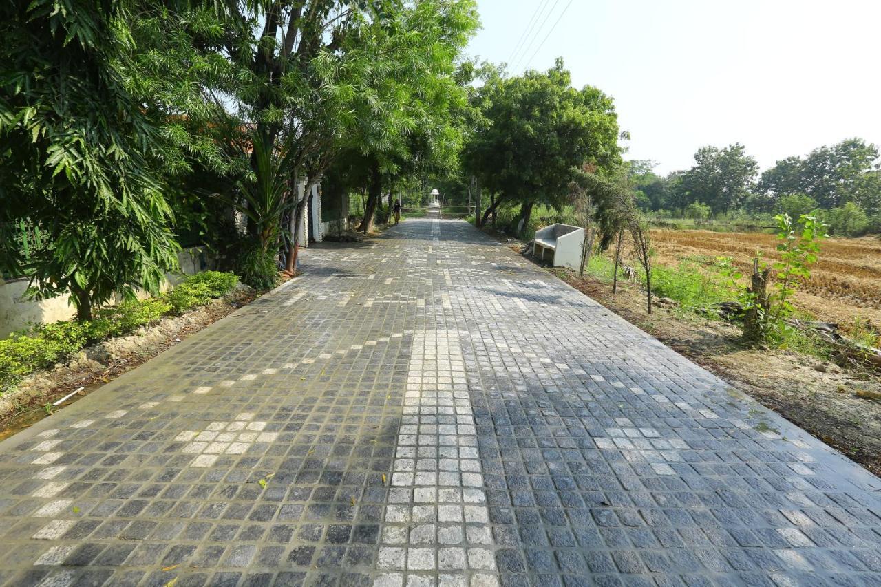 Mann The Palm Retreat Lucknow Exterior photo