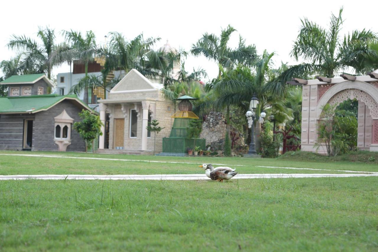 Mann The Palm Retreat Lucknow Exterior photo