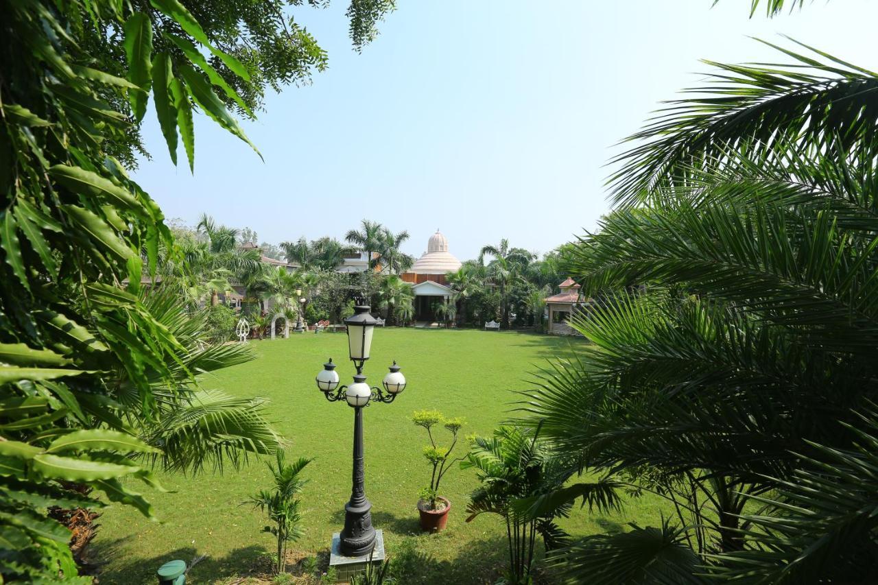 Mann The Palm Retreat Lucknow Exterior photo